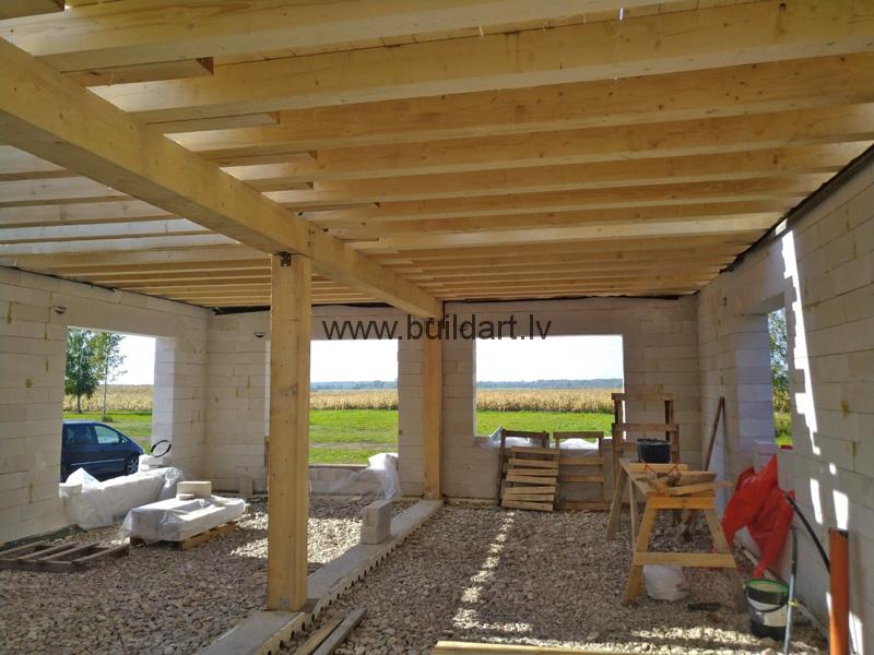 Gāzbetona sienu pašrocīga būvēšanaDzīvojamās mājas būvēšana pašu spēkiem - pārsegums virs dzīvojamās istabas