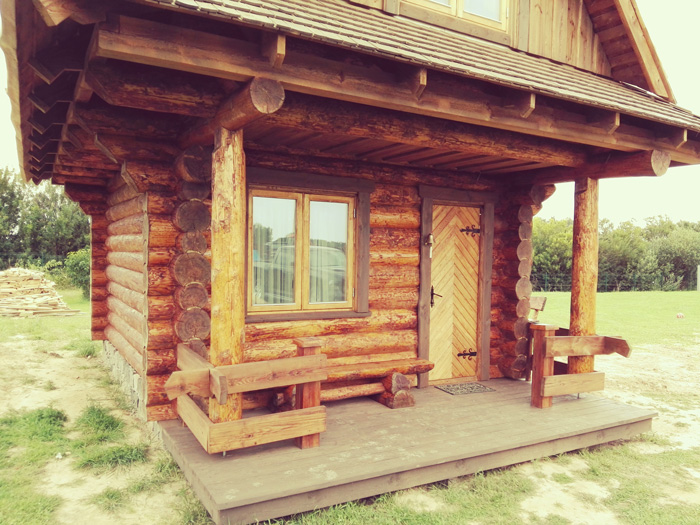 Pirtiņas projekts "Mareks" - neliela, ērta guļbūves pirtiņa, uzbūvētās ēkas bildes