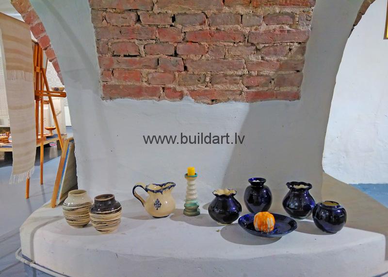 Keramikas izstāde Jaunpiebalgas kultūras nama Velvju zālē