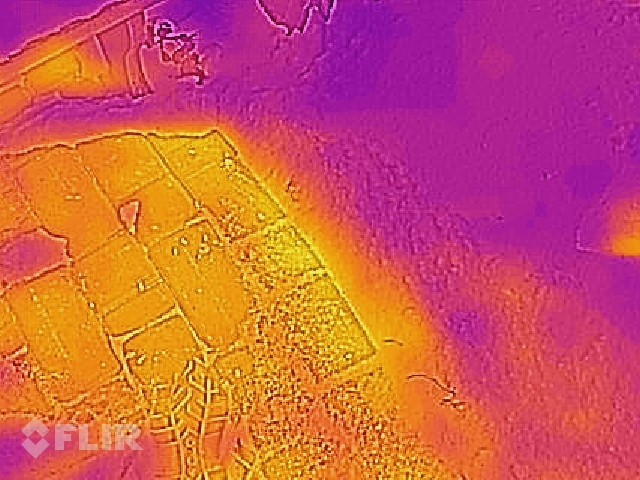 Pašrocīgi siltinātā māja - termofotogrāfijas