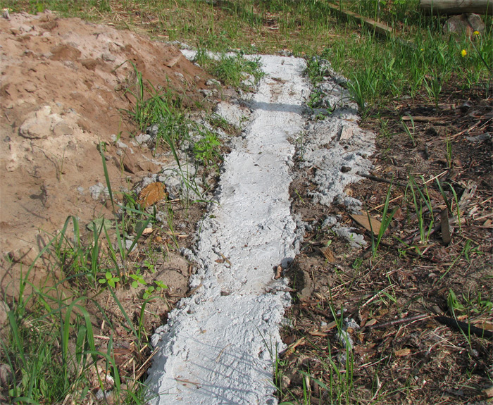 Saimniecības ēkas projekts - būvniecības process - pamati zemes veidnī