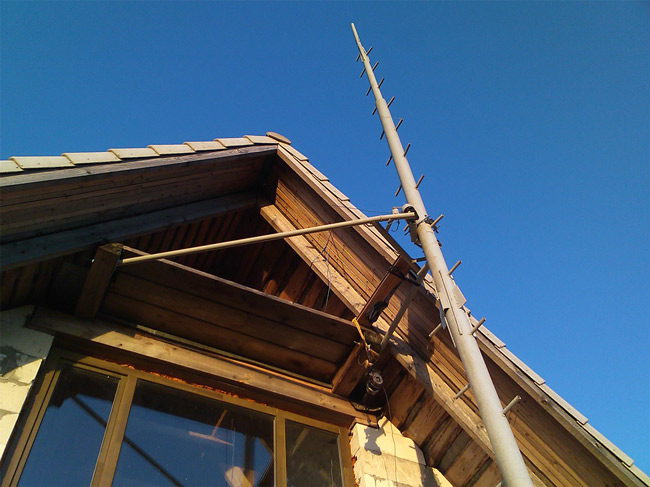 Vēja ģeneratora masta celšanas process