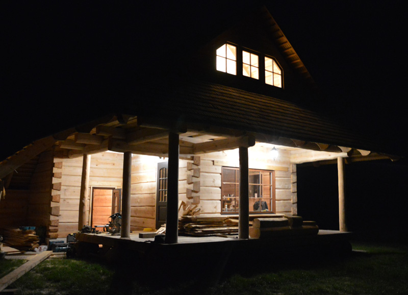 Brīvdienu mājas projekts "Jānis", uzbūvētās mājas bildes