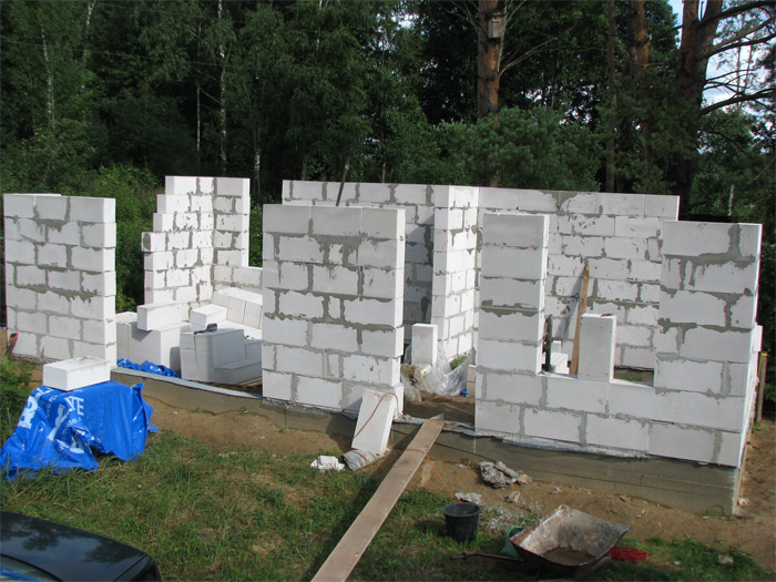 Saimniecības ēkas ekonomiska būvniecība, mūrēšana