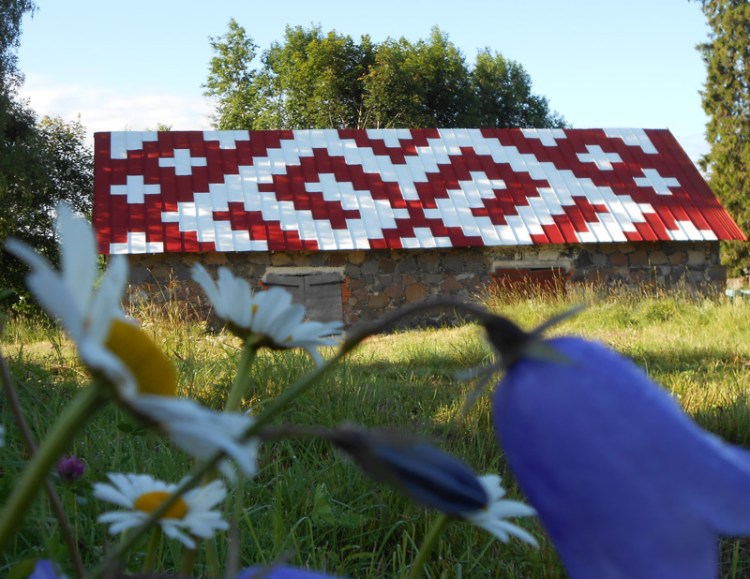 Jumts ar Latvju rakstiem