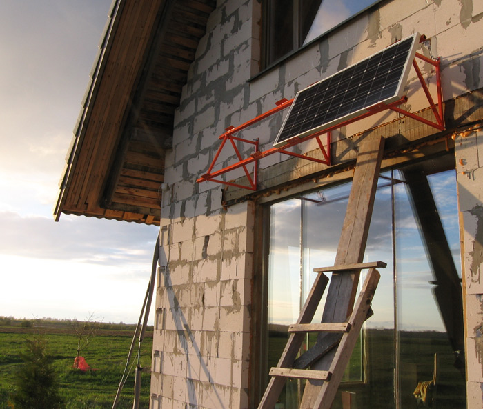 Ēna no saules baterijām