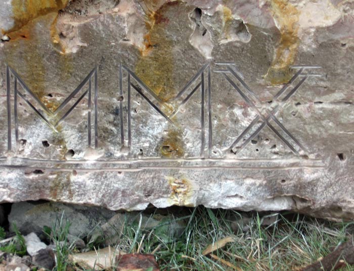Gravējums dolomīta akmenī MMX