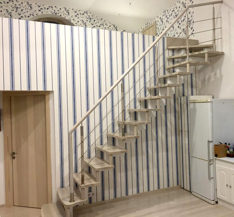 Projekts "Eižens", iekšskati, interjers, top kāpnes uz balkonu