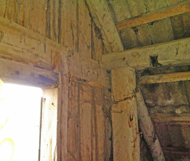 Rekonstruēt - atjaunot, vai būvēt jaunu māju?