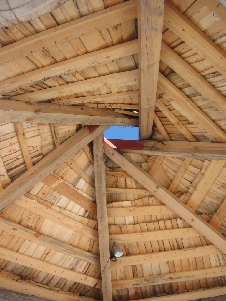 Lapenes jumta spāres