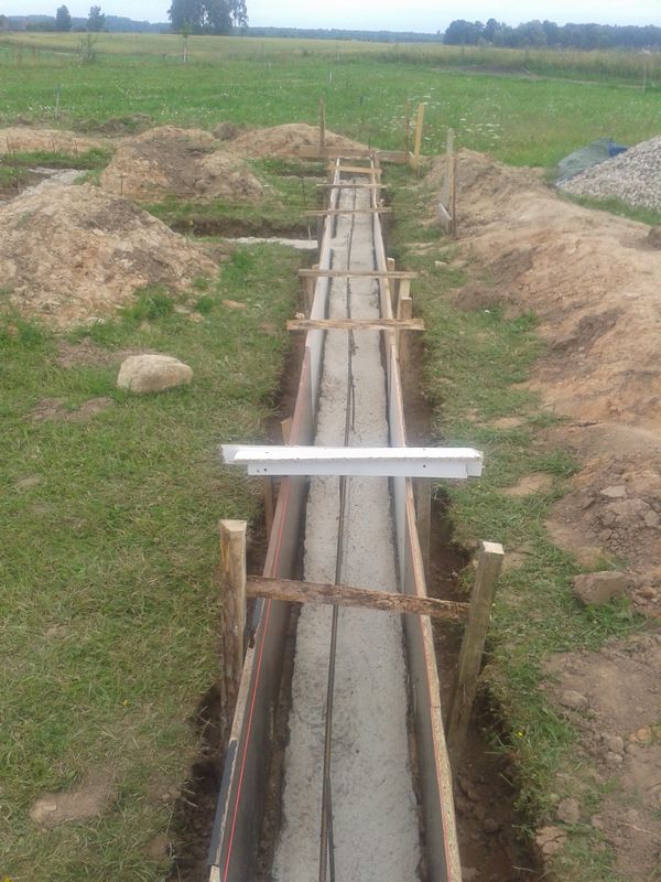 Pamatu būvēšana izmantojot zemes veidni - pamatu virszemes daļa - veidņi