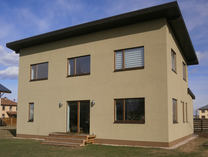 Dzīvojamās mājas projekts "Līga", uzbūvētā māja, fasāžu bildes