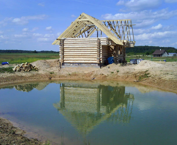 Guļbaļķu pirts projekts, ēka būvniecības procesā