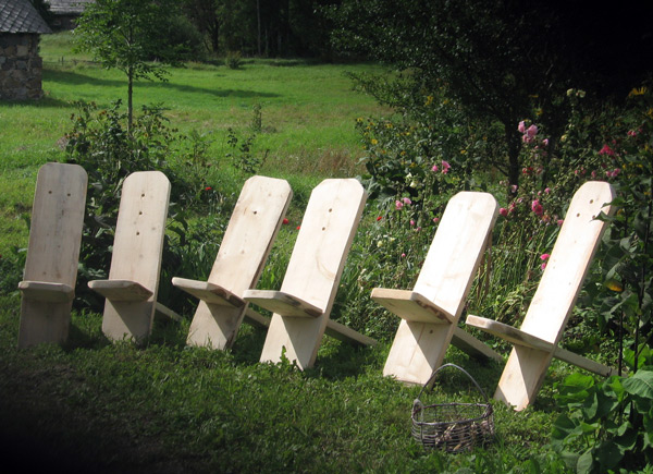 Vienkāršs ātri izgatavojams dārza krēsls