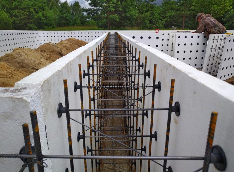 Pašrocīga būvniecība - pamatu veidņi