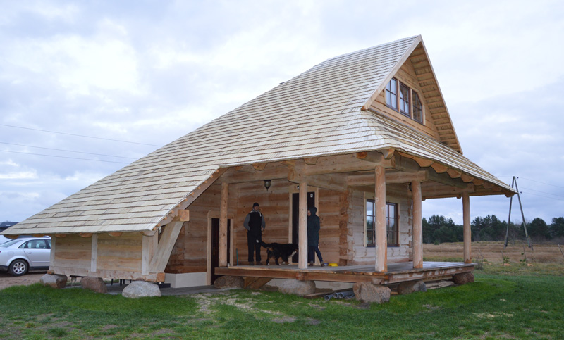 Brīvdienu mājas projekts "Jānis", uzbūvētās mājas bildes