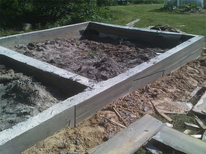 Vienkāršas saimniecības ēkas būvēšana - pamati gatavi