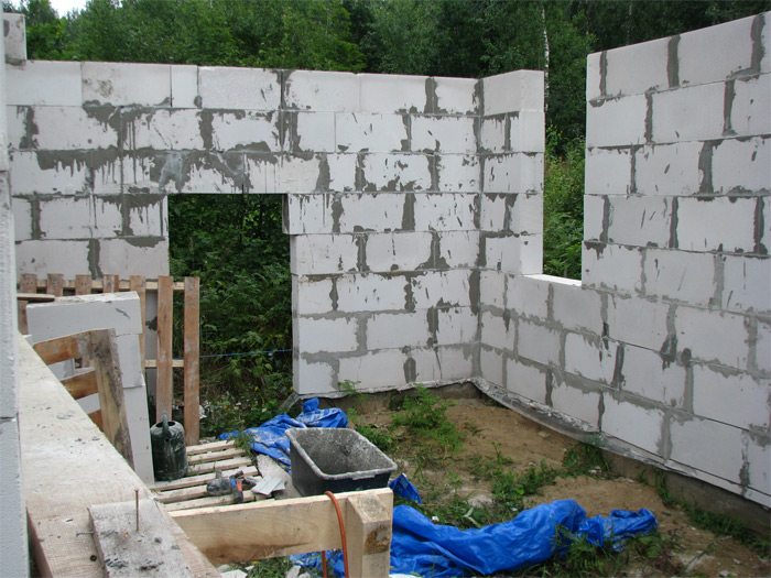 Saimniecības ēkas ekonomiska būvniecība, mūrēšana