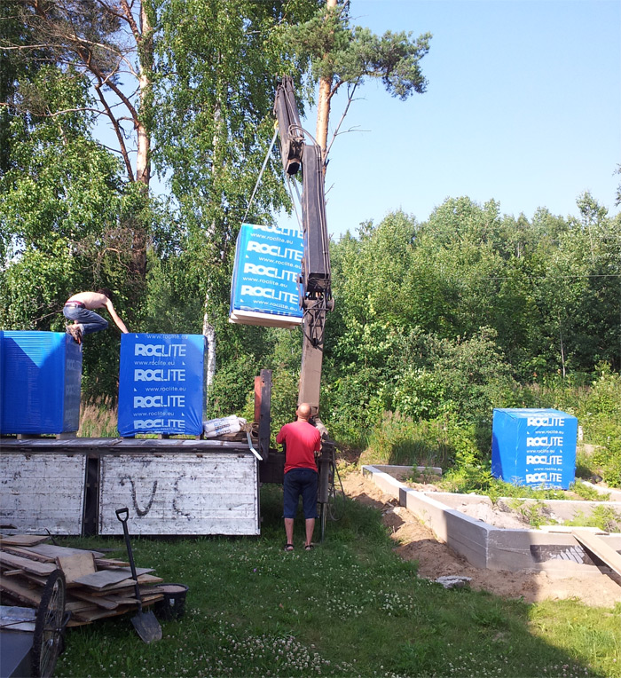 Saimniecības ēkas ekonomiska būvniecība, gāzbetona bloku pievešana