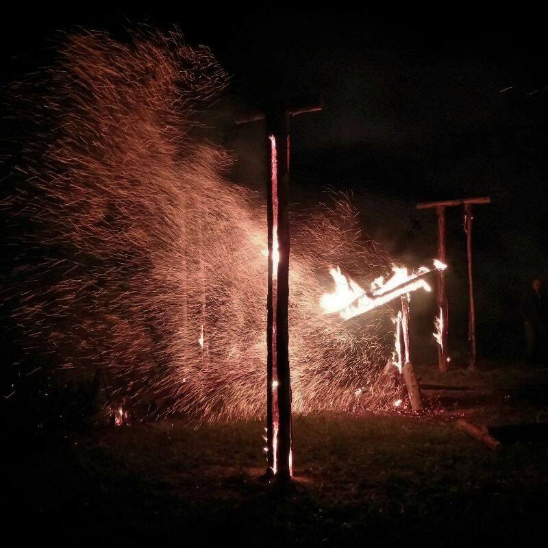 Saulgriežu ugunsskulptūras Jaunpiebalgā