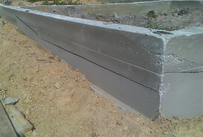 Vienkāršas saimniecības ēkas būvēšana - pamati gatavi