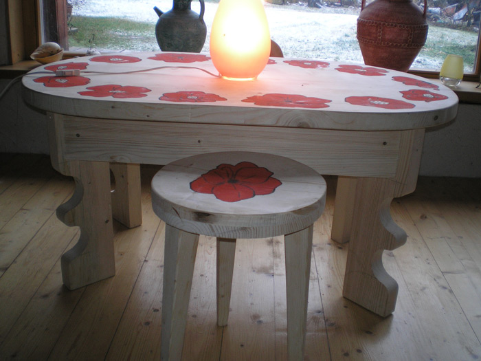 Pašdarinātas koka mēbeles "Magone", galds un krēsls, autors Kārlis Liepa