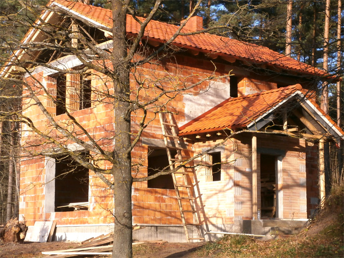 Ekonomiskas, ērtas divstāvu mājas projekts 110kvm, būvniecības bildes