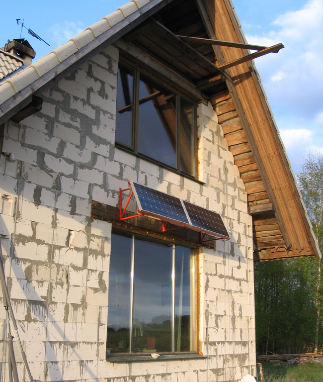 Ēna no saules baterijām