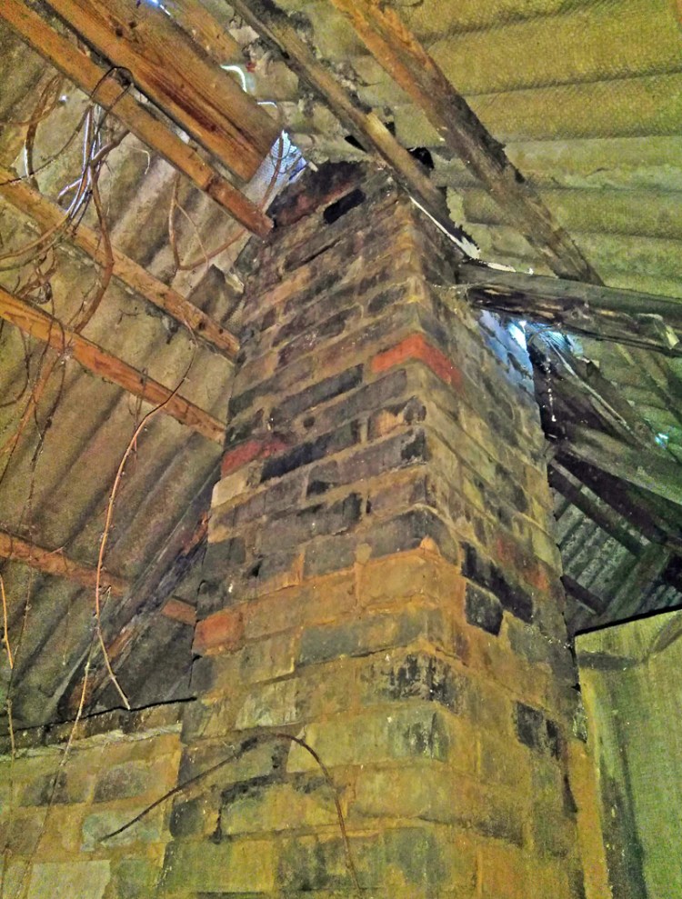 Rekonstruēt - atjaunot, vai būvēt jaunu māju?