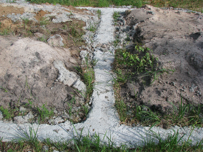 Saimniecības ēkas projekts - būvniecības process - pamati zemes veidnī