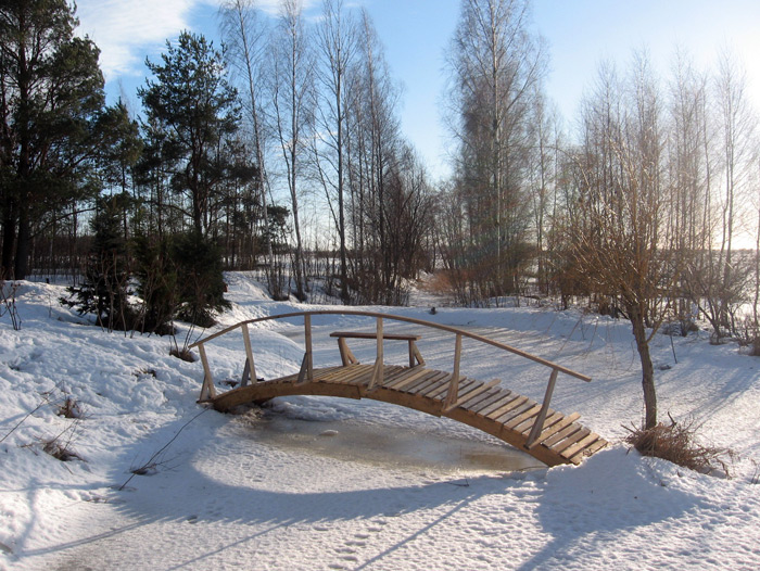 Pašrocīgi būvēts koka tilts