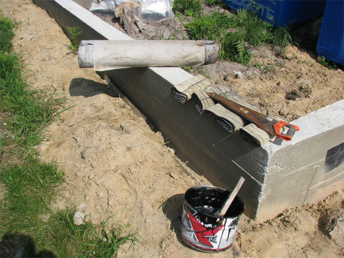 Saimniecības ēkas ekonomiska būvniecība, iekšējā perimetra piebēršana tālākai grīdas betonēšanai nepieciešamajā līmenī