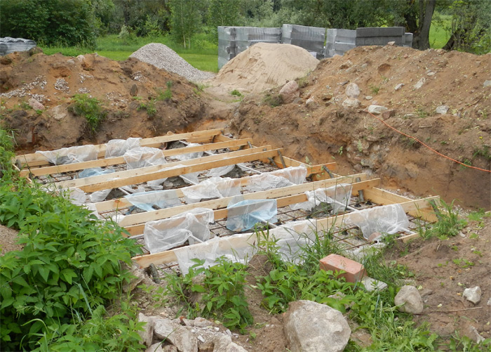 Pagraba projekts - būvniecības process, stiegrojums plātņveida pamatiem