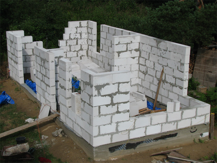 Saimniecības ēkas ekonomiska būvniecība, mūrēšana