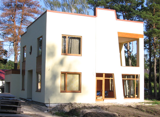 Vidēji lielas dzīvojamās mājas (līdz 180m2)