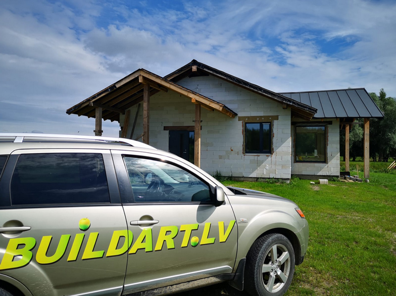 Pašrocīga mājas būvēšana, būvniecības procesa bildes