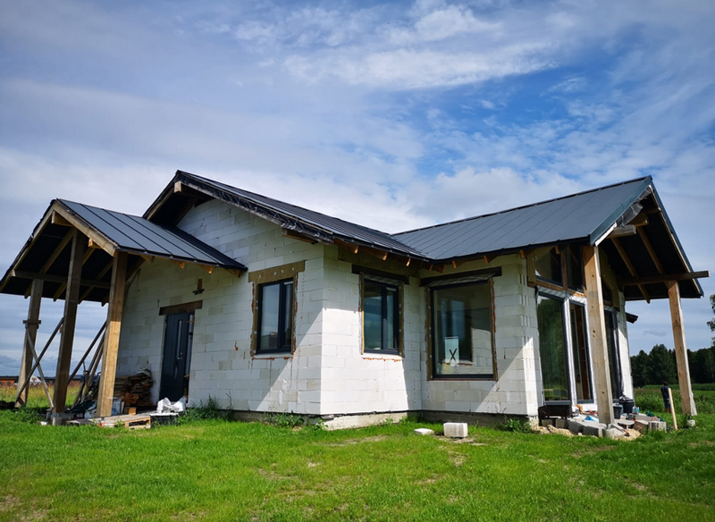 Pašrocīga mājas būvēšana, būvniecības procesa bildes