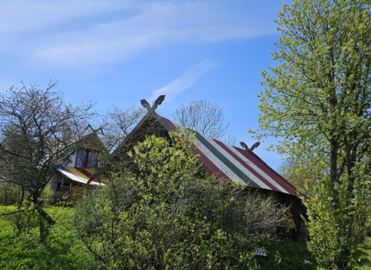 Mājas ar rakstainiem jumtiem