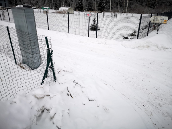 Žogi, kas apgrūtina braukšanu